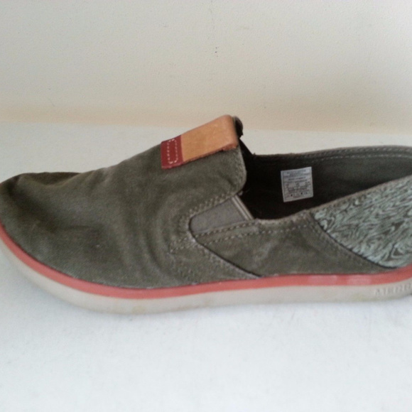 merrell canvas slip on shoes